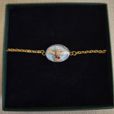 Bracelet Chouette Errol sur fond bleu ciel